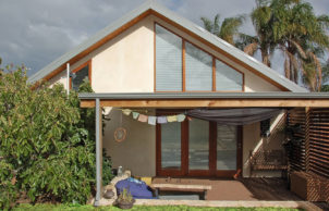Strawbale House in Hilton