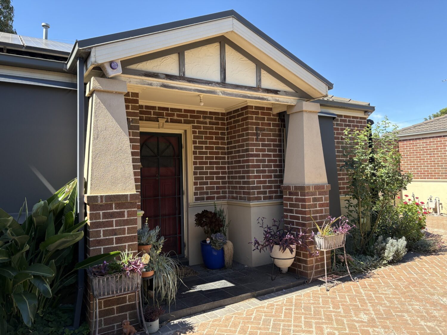 Howard St Home