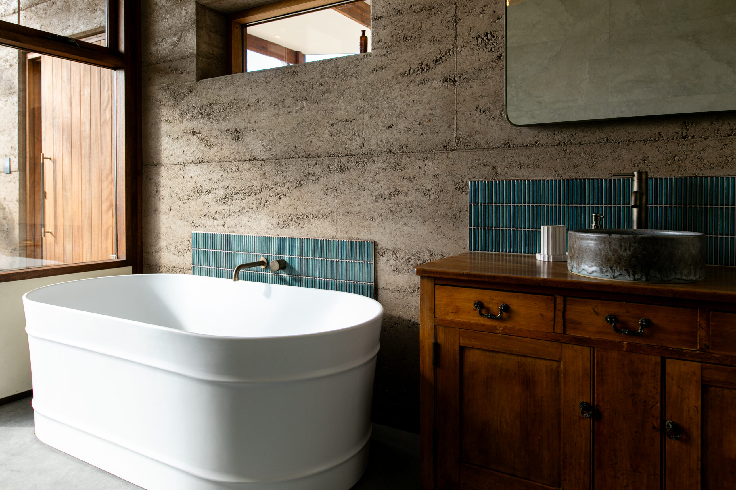 20250808EarthHouse0087