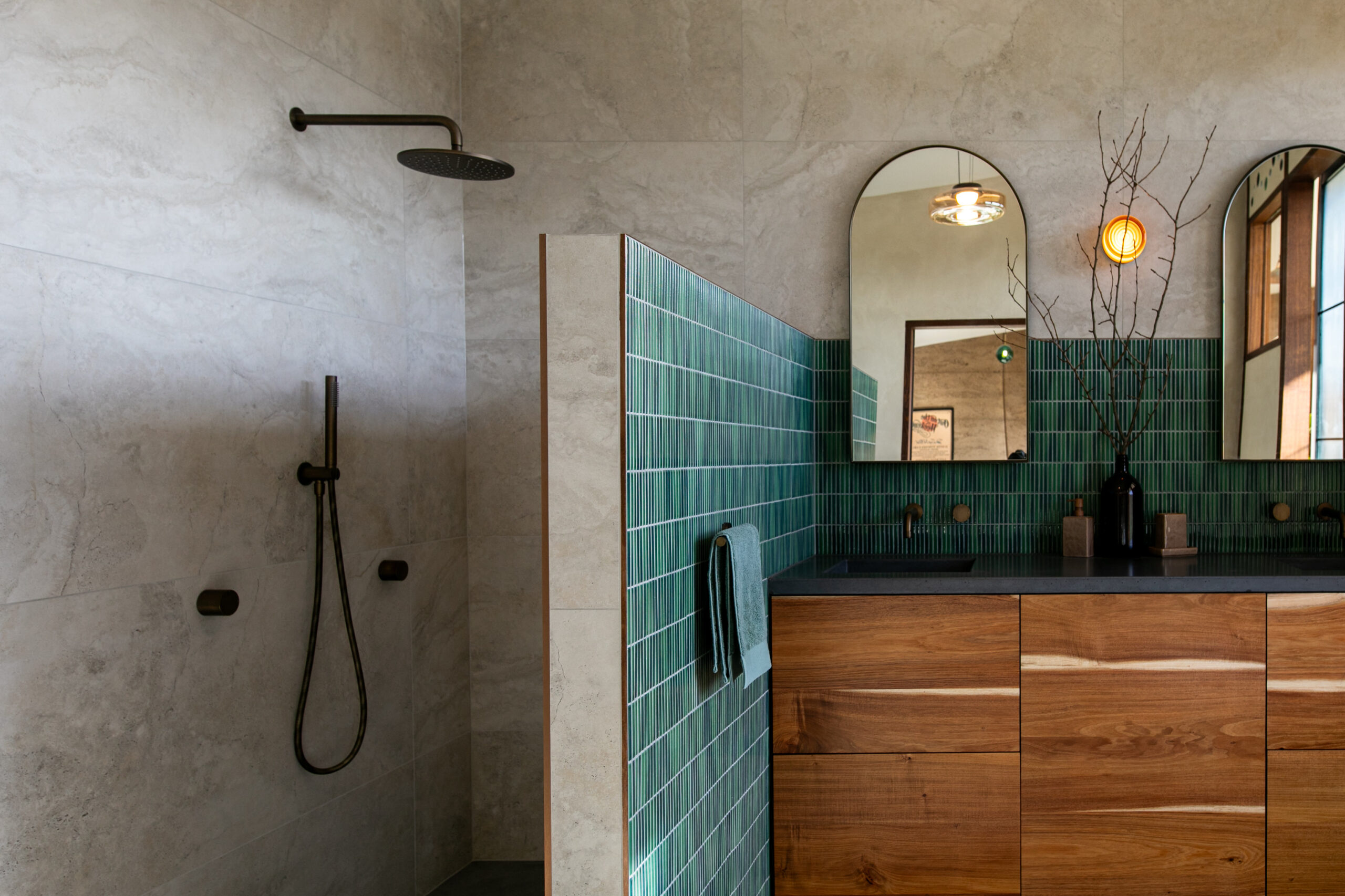 20250808EarthHouse0096