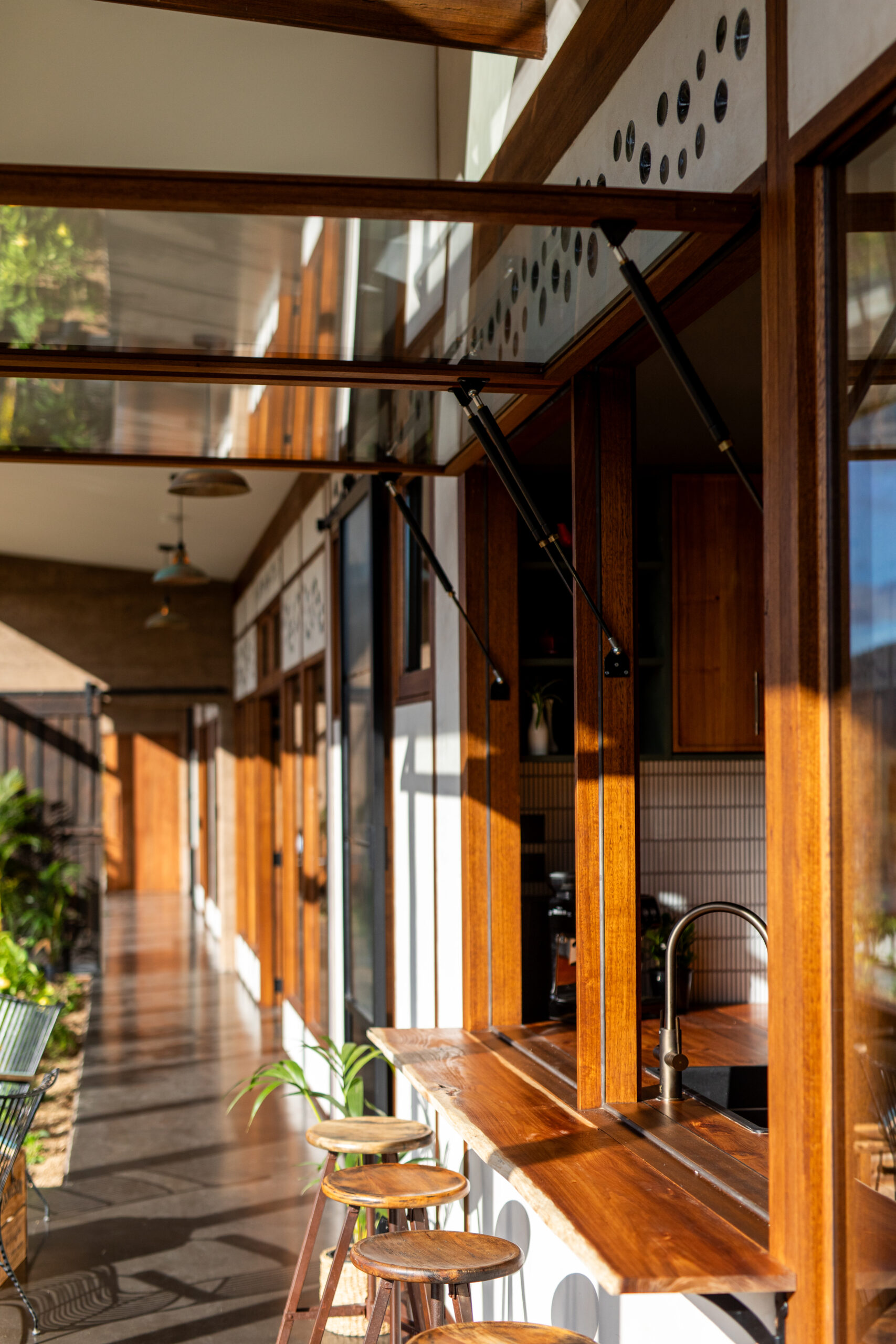 20250808EarthHouse1054