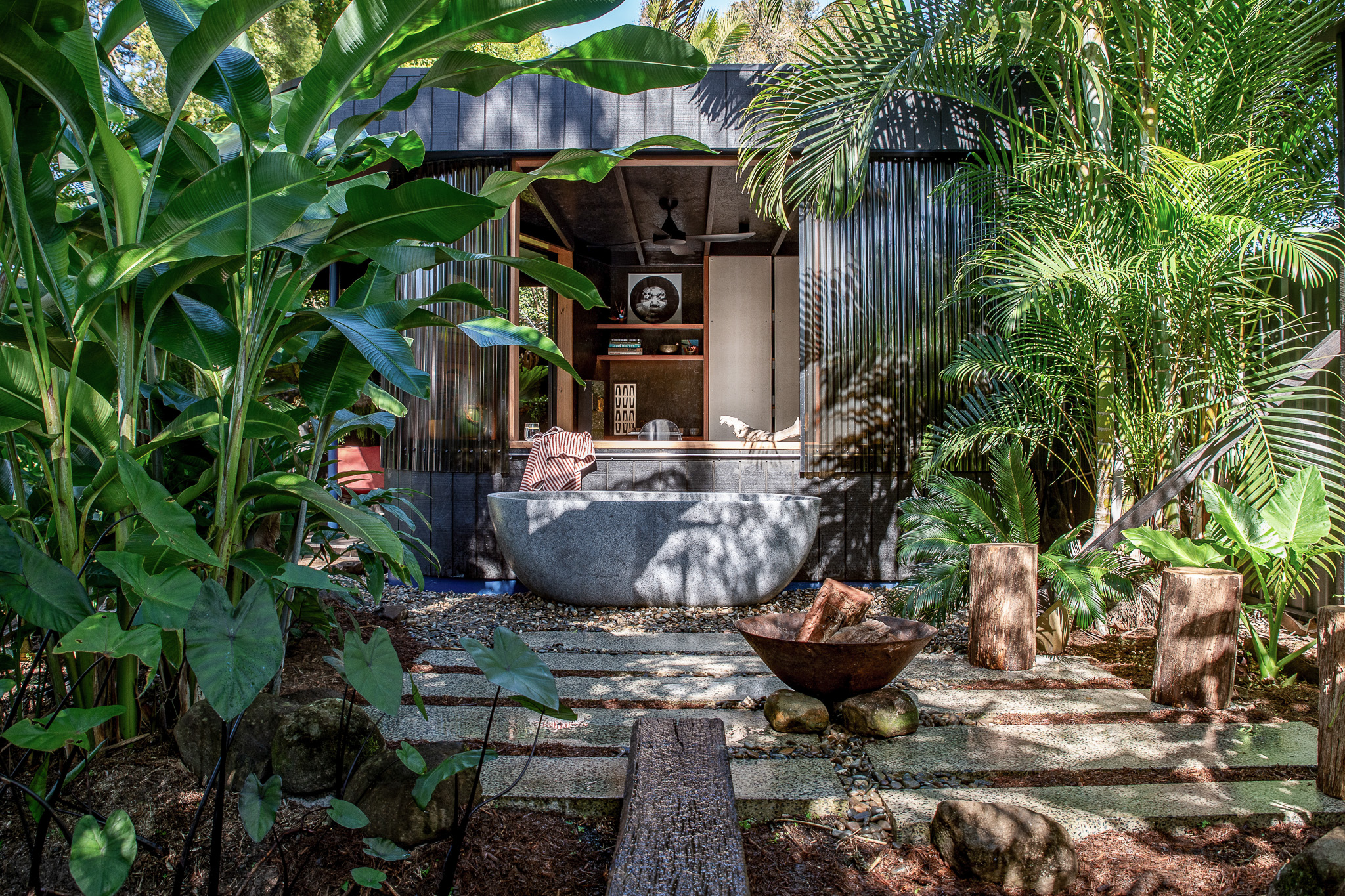 01_in-the-garden-looking-south-to-shed__aDSC_8685-3