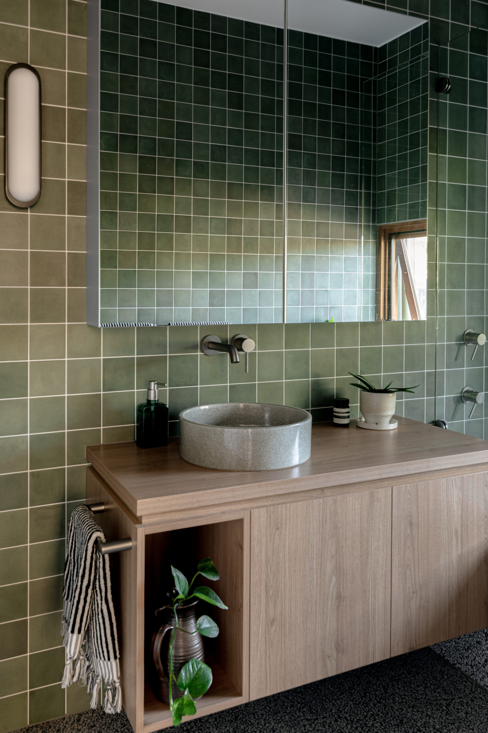 JON LOWE ARCHITECT- CHURCHILL AVE