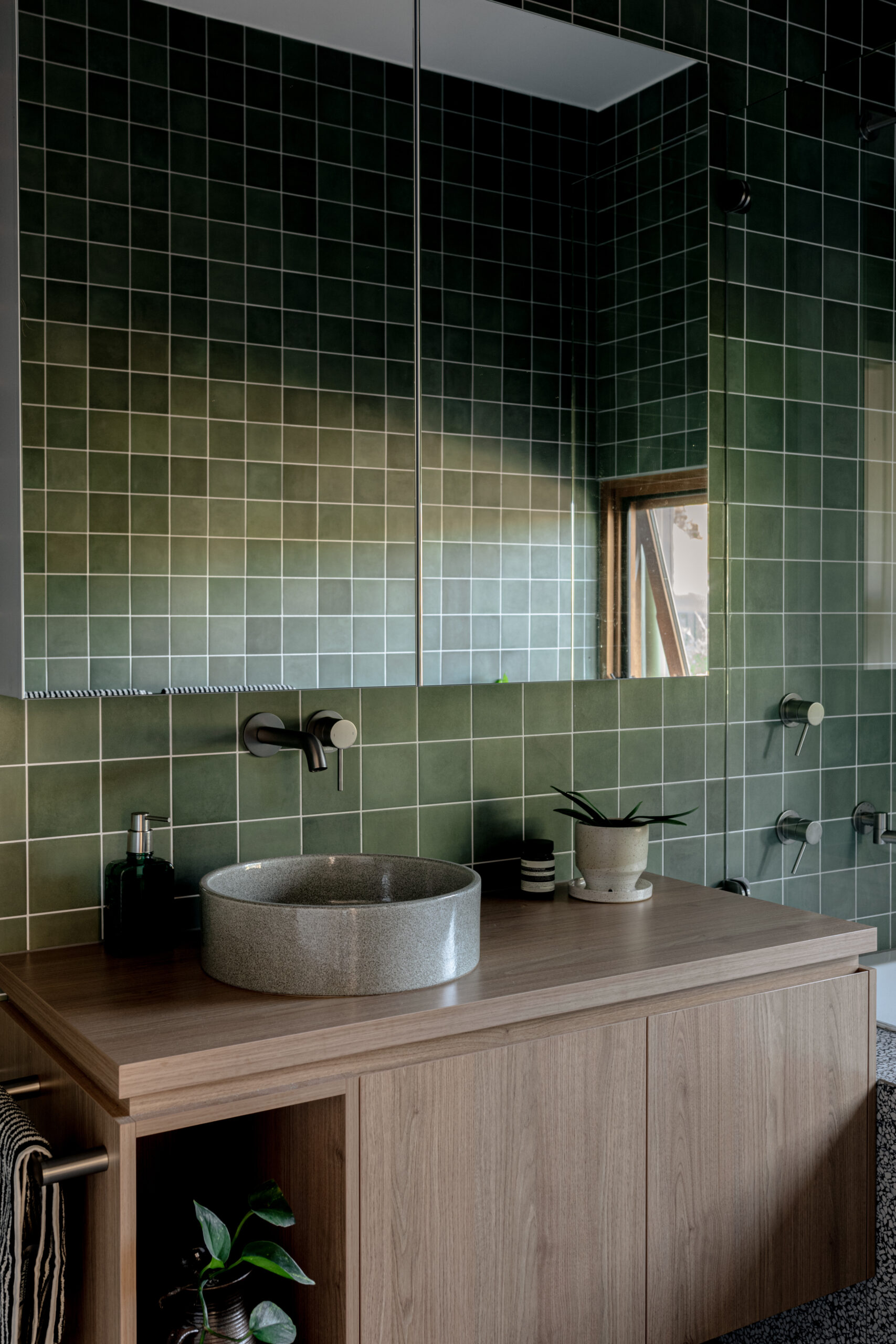 JON LOWE ARCHITECT- CHURCHILL AVE