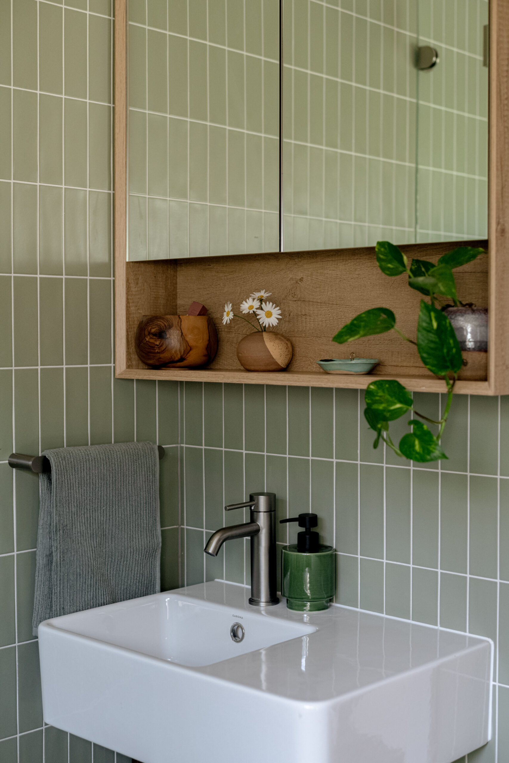 JON LOWE ARCHITECT- CHURCHILL AVE