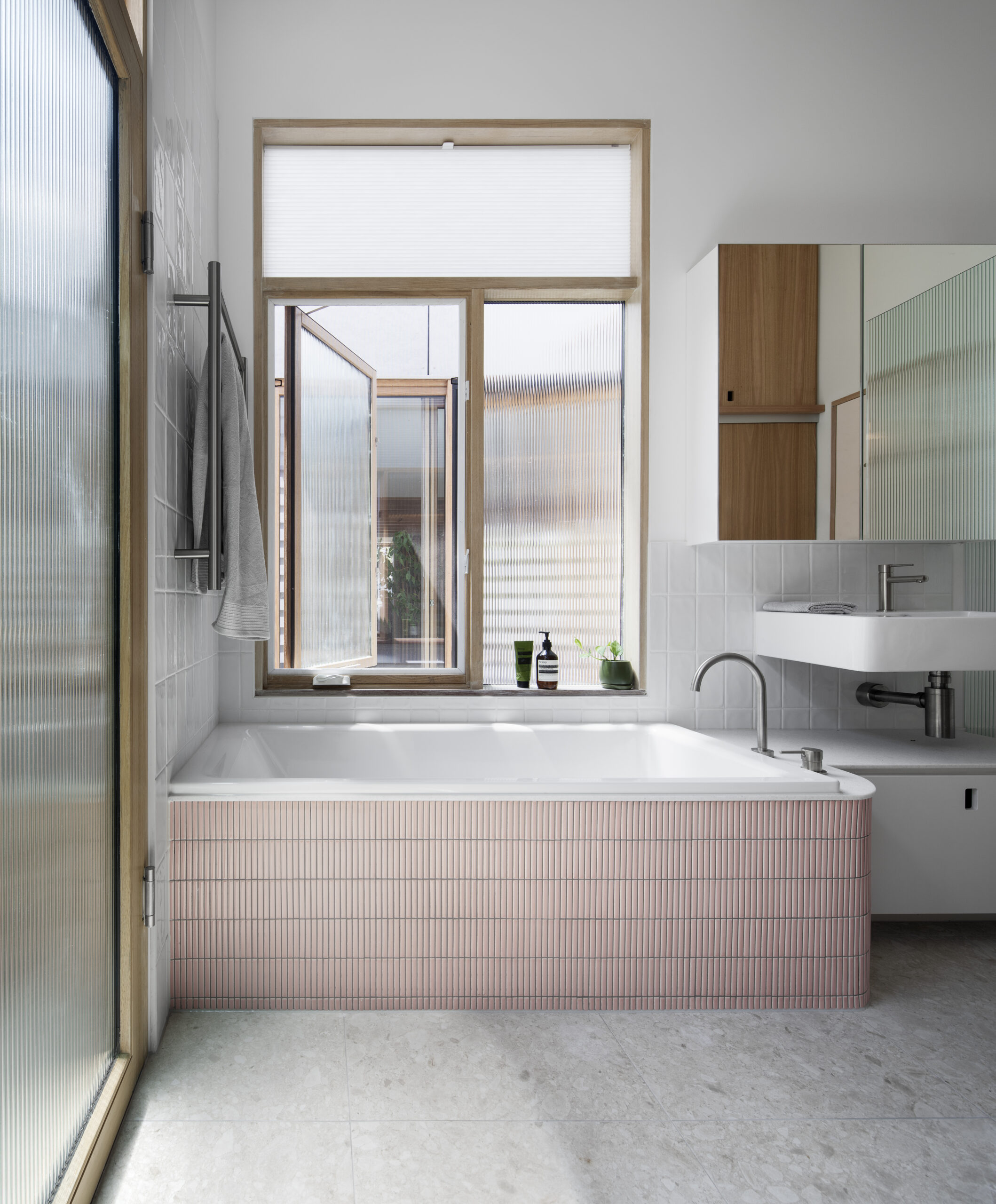 15-LIFE-CYCLE-BATHROOM