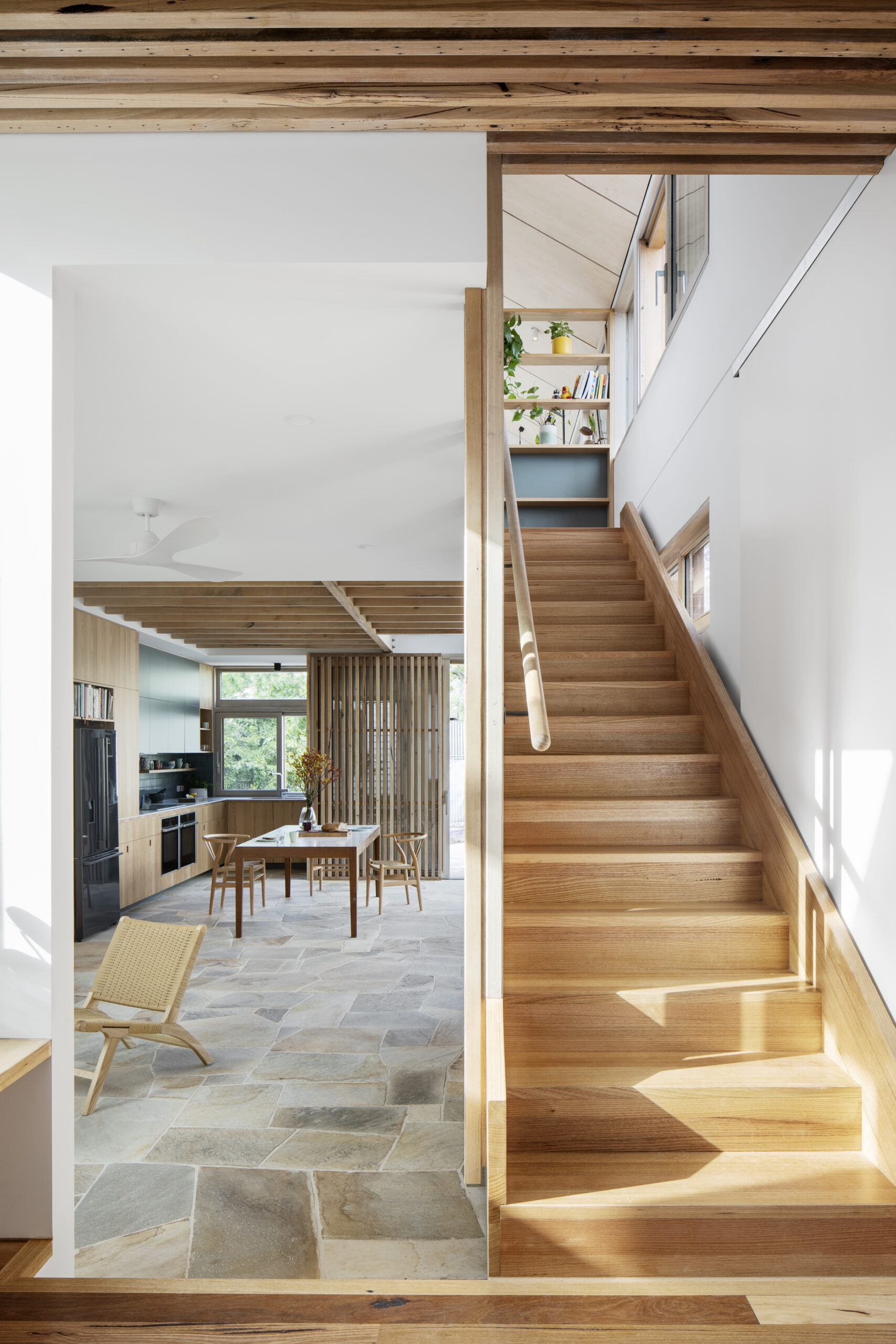 23-LIFE-CYCLE-CENTRAL-STAIR