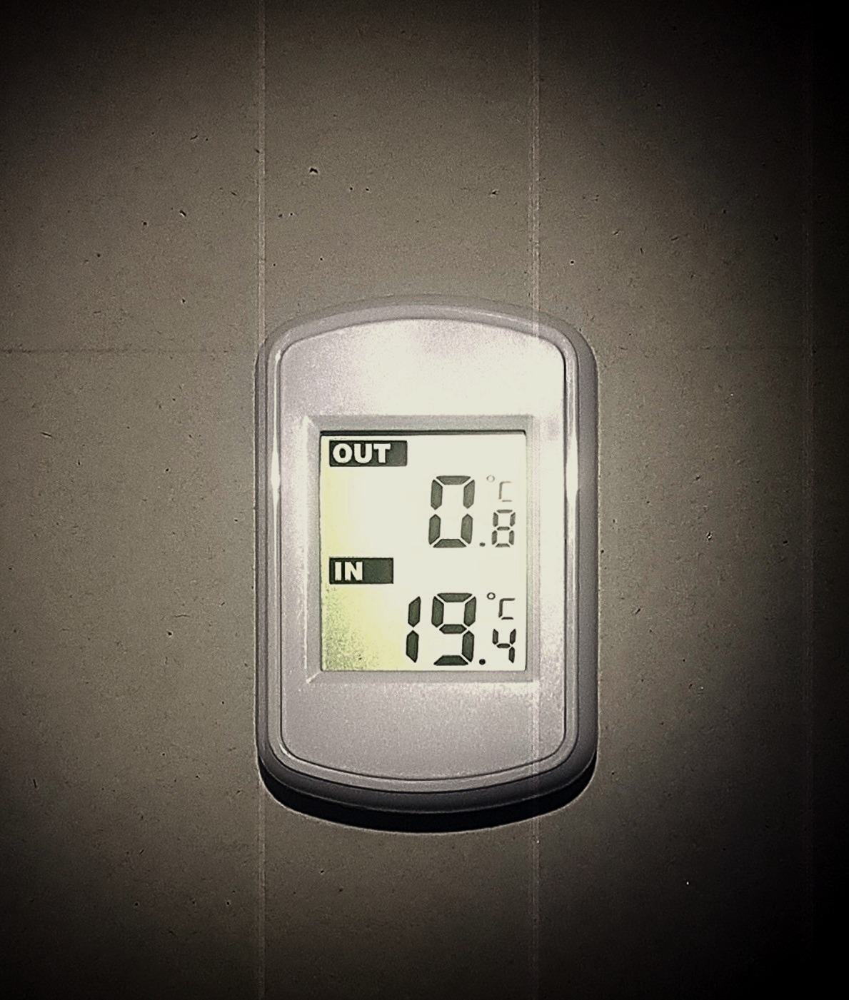 Dramatic-temperature-difference-without-heating-1