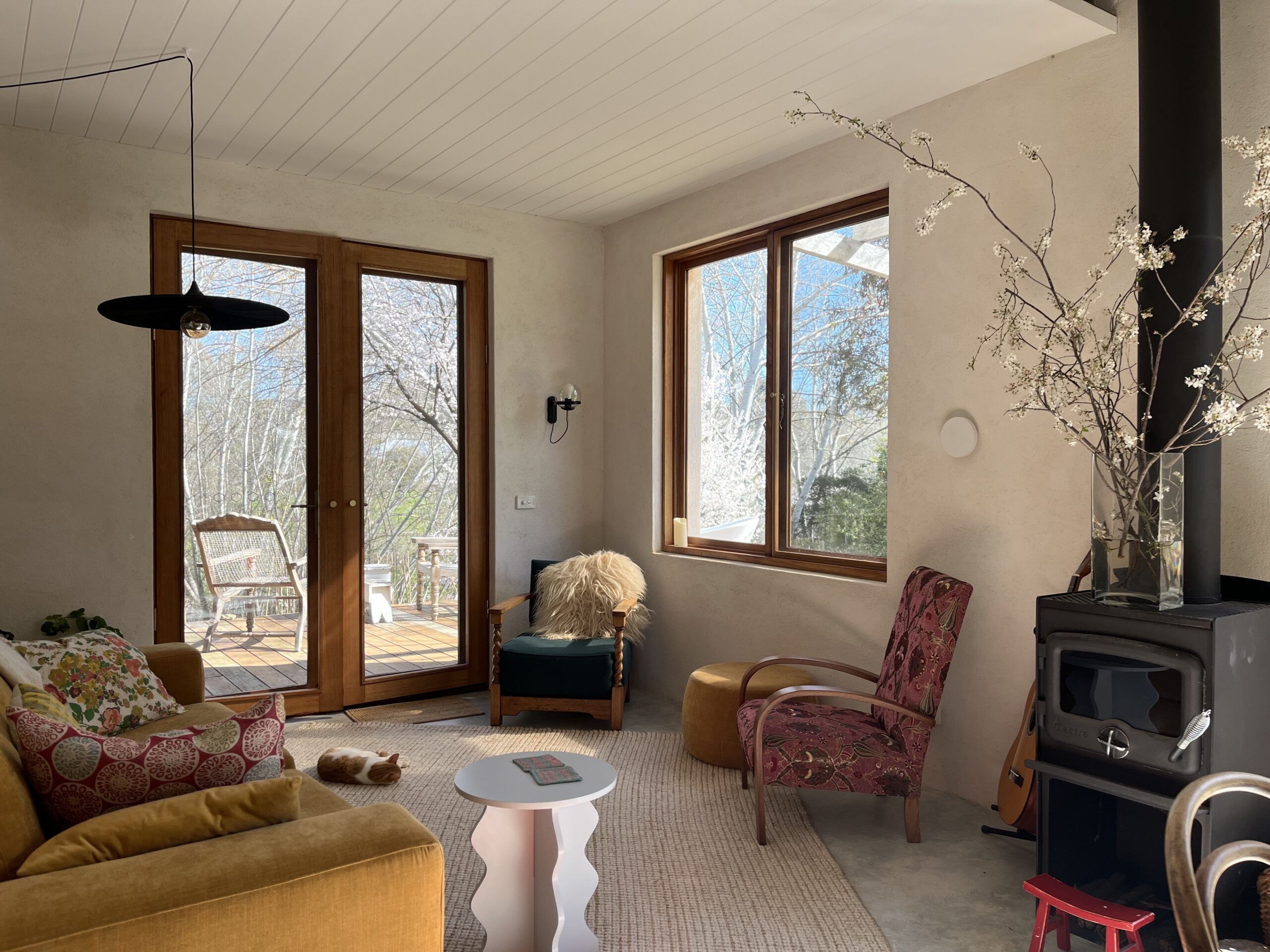 Living-room_17B-Vincent-St_Castlemaine_Bree-McKilligan