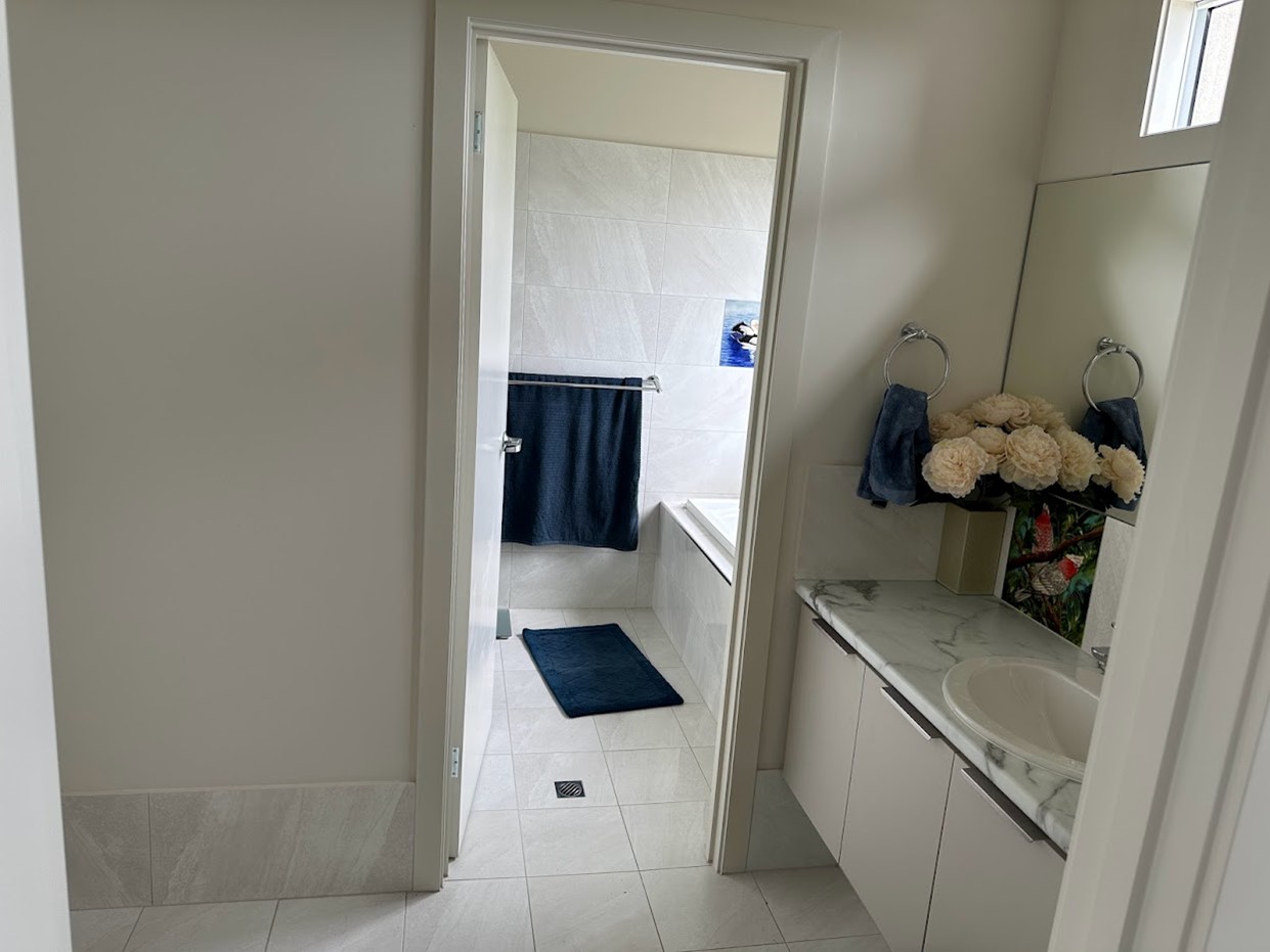 Master-Bathroom-Main-house