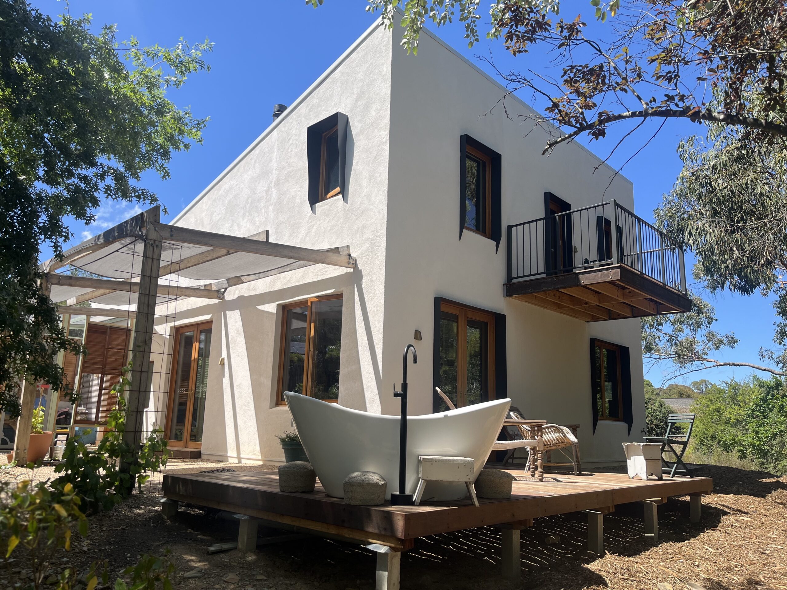 NW-Corner-Exterior__17B-Vincent-St-Castlemaine_Photographer-Bree-MckIlligan--scaled