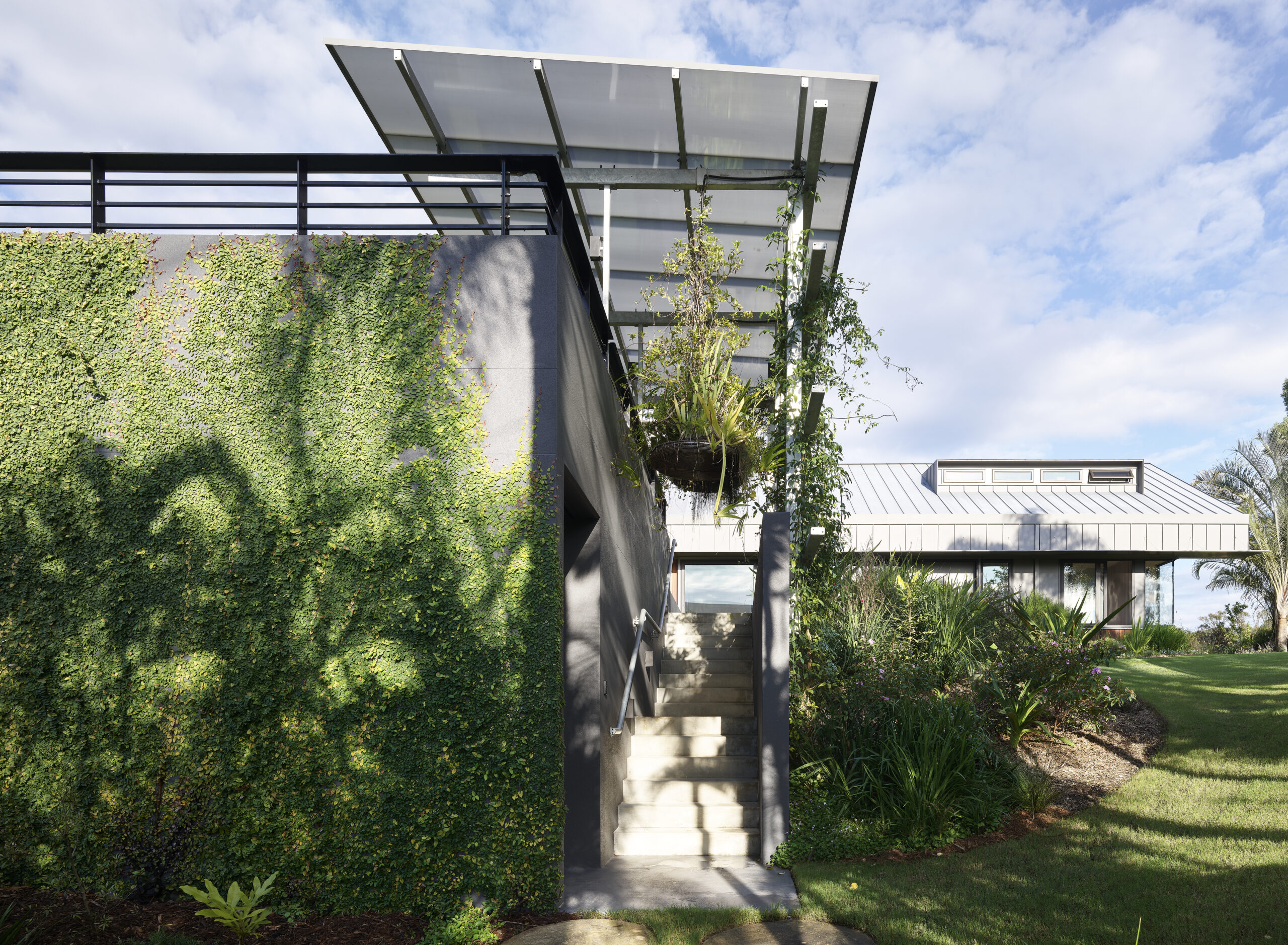 KINGFISHER GUEST HOUSE FOR PTMA ARCHITECTURE