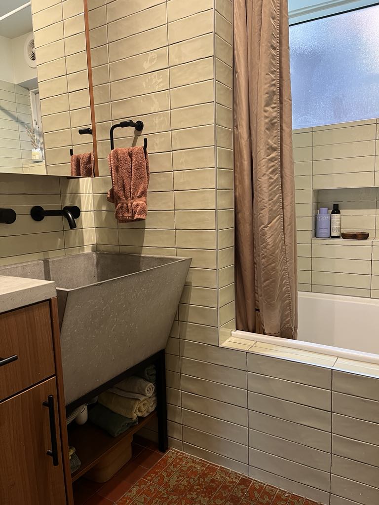 d9a5c23d-243f-46de-af10-e38476dd9a35