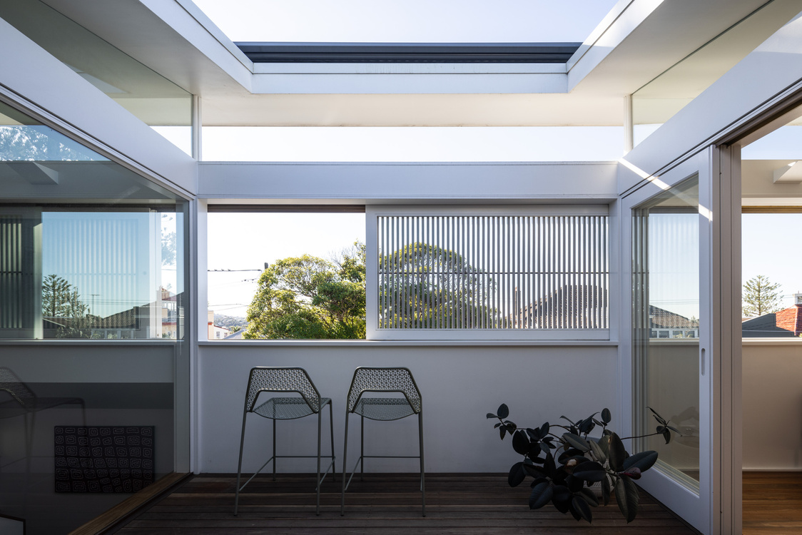 11-Matt-Day-Architect-Matt-Day-Manly-House-Indoor-Terrace