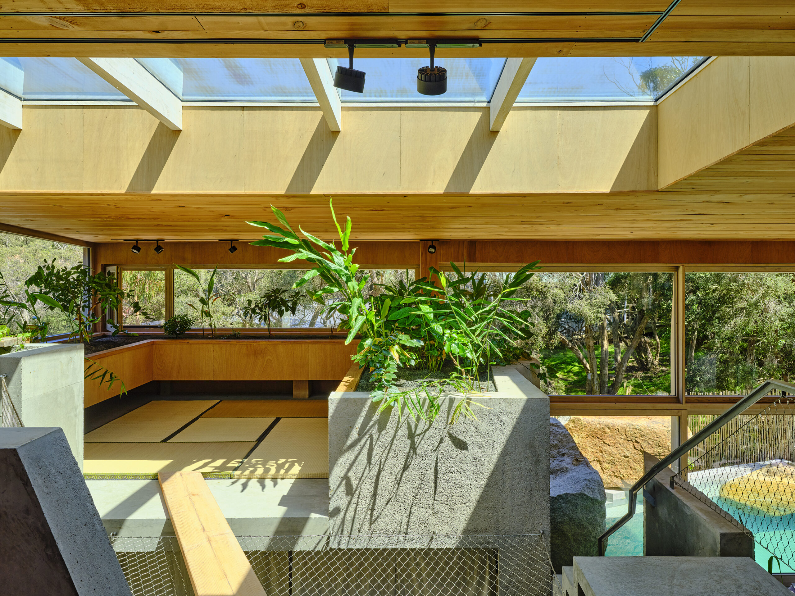 251030-CAVE-HOUSE2644