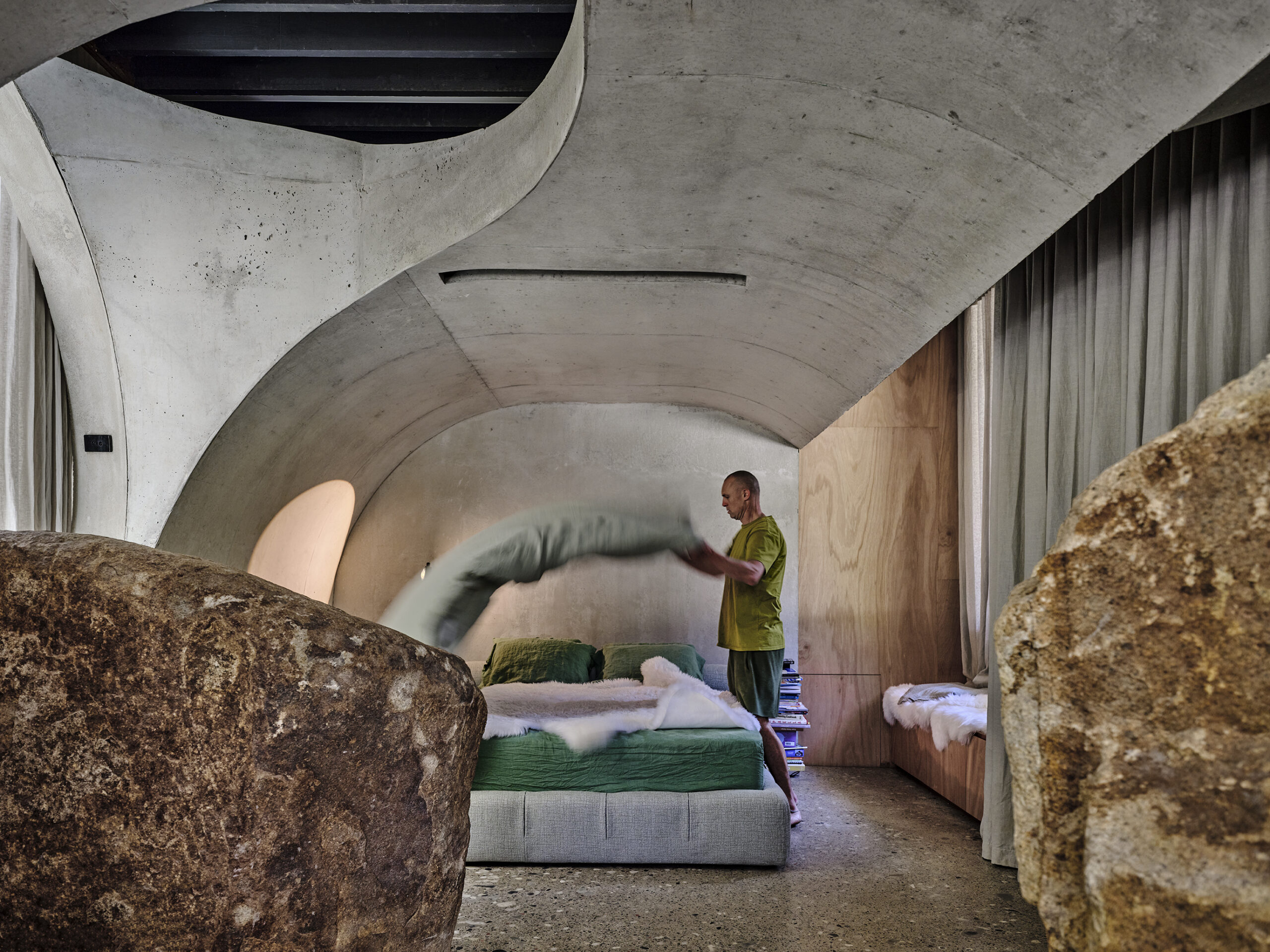 251030-CAVE-HOUSE2710