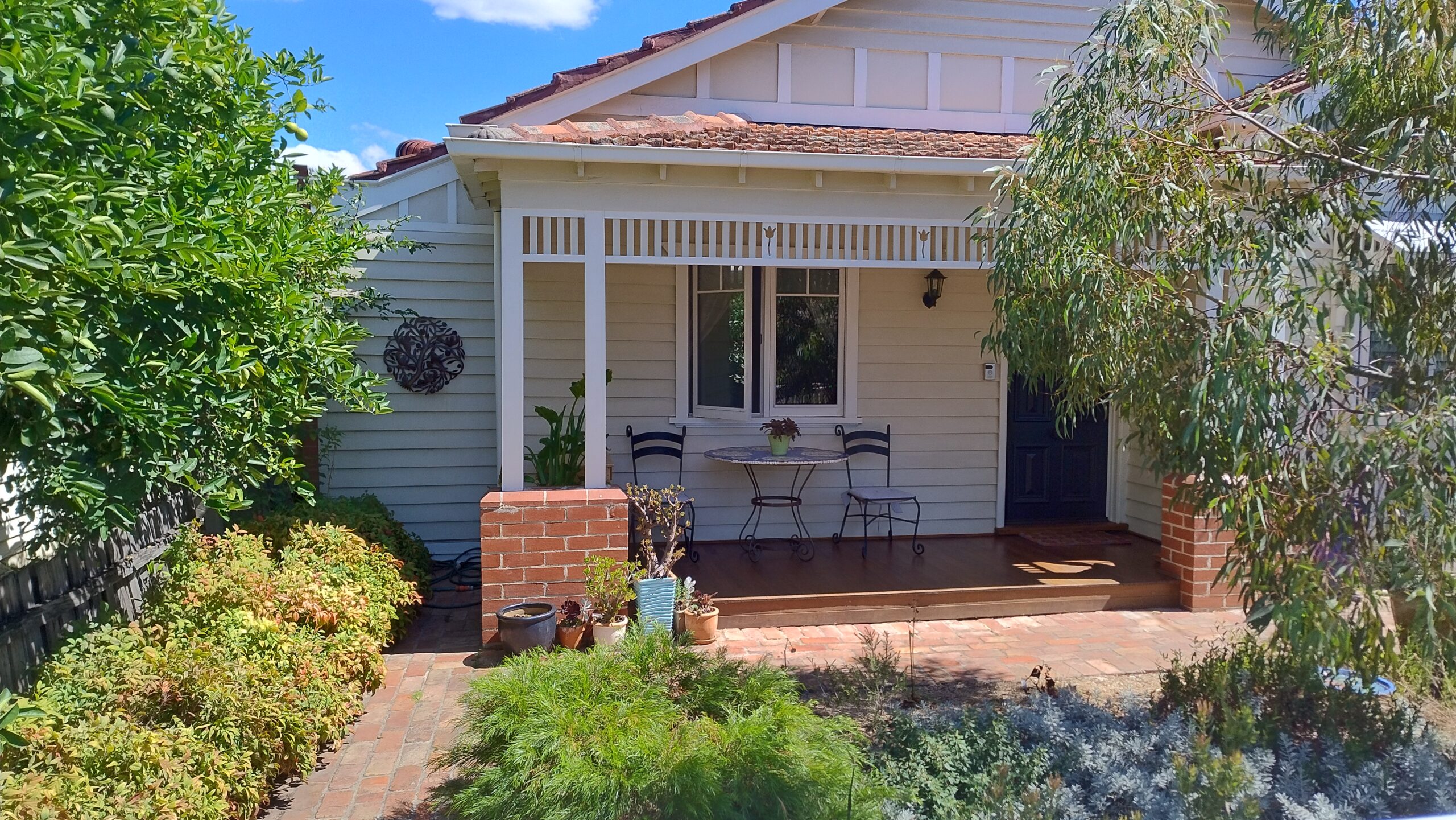 65-Barrow-St-front-of-house