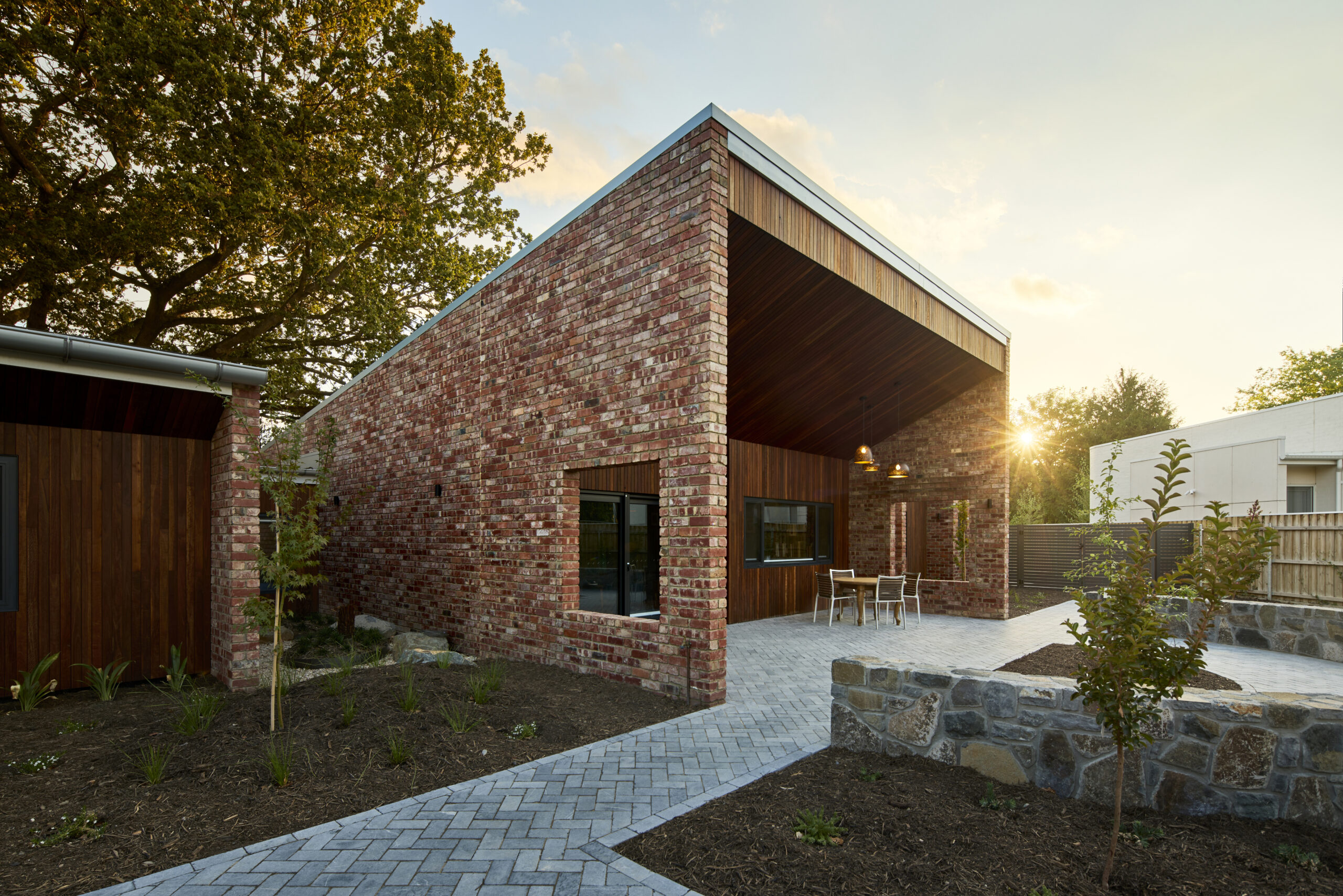 9.-Lightbulb-outside-living