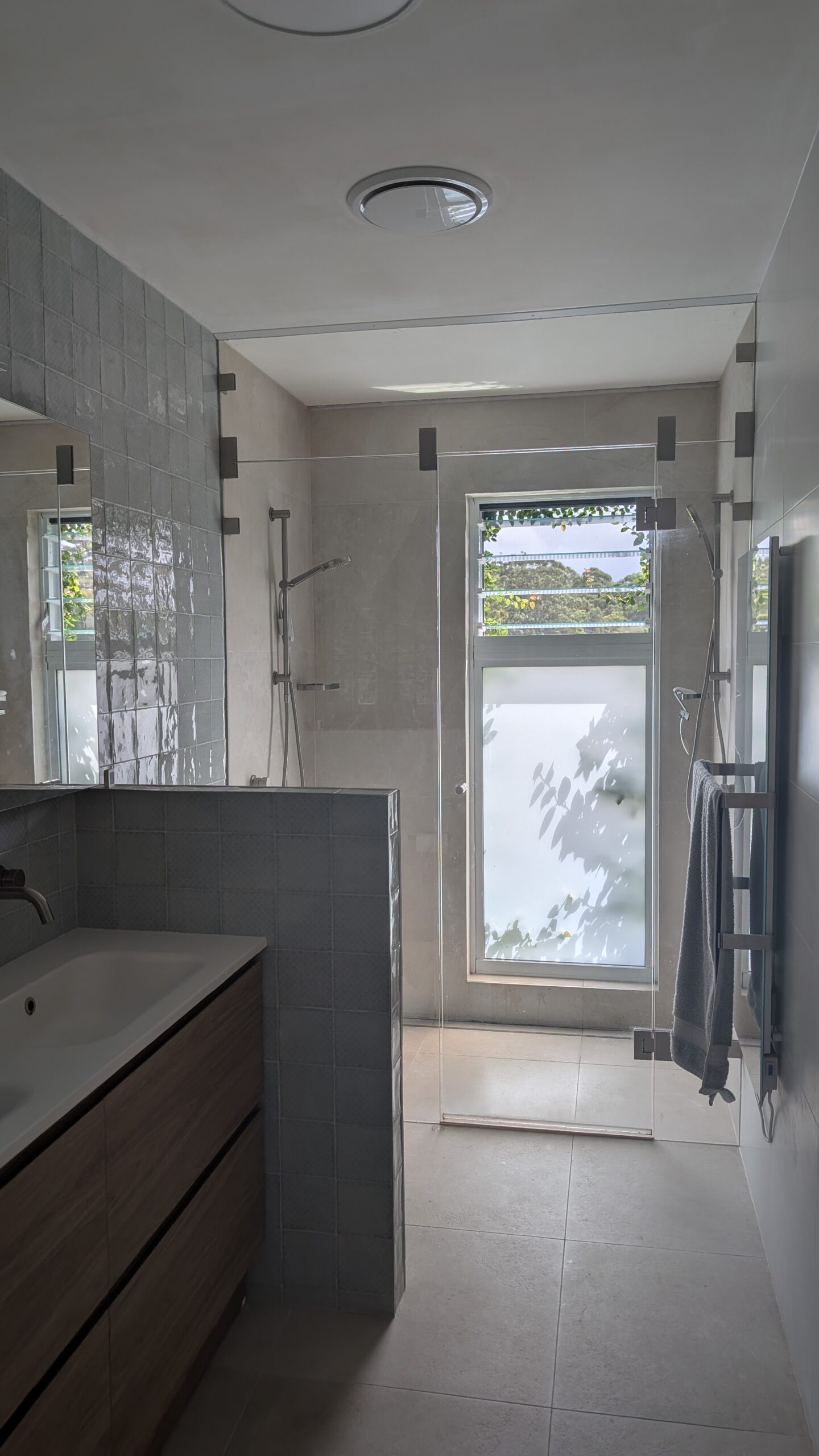 BathroomEnclosedShowerInfraRedPanel