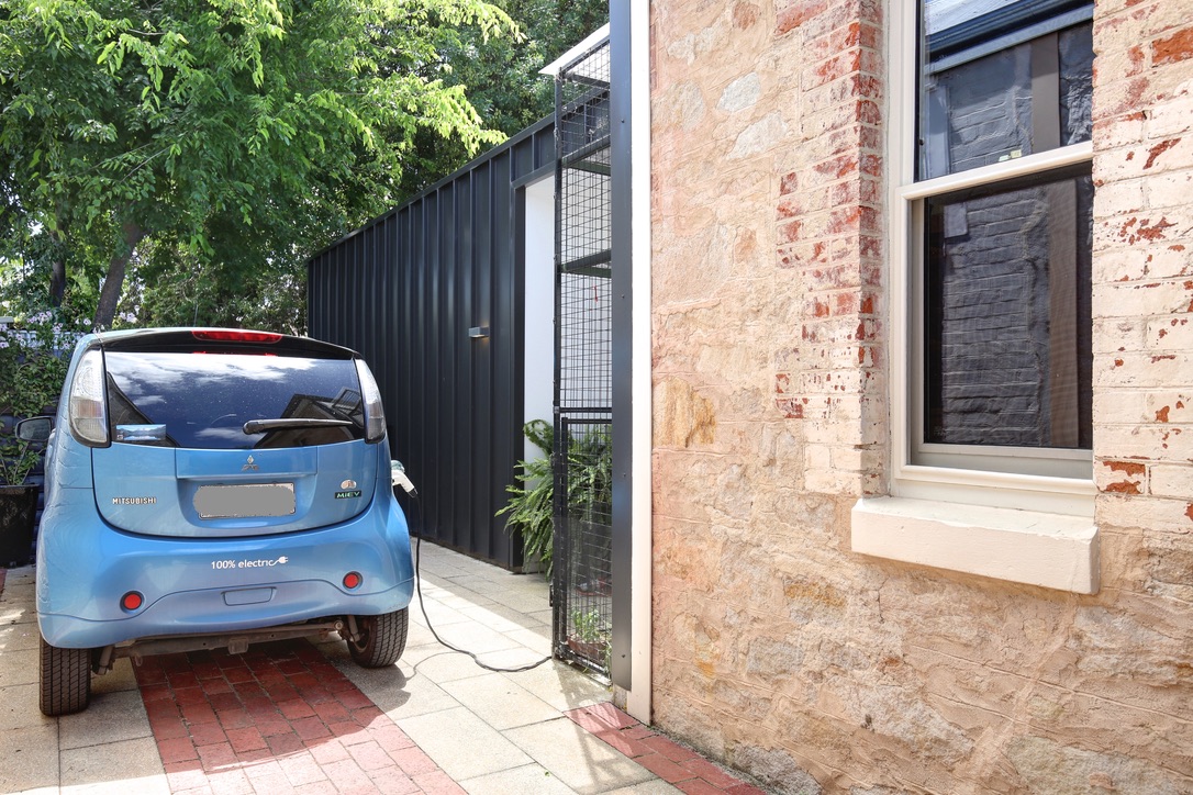 DC6ED6B9-3D43-4405-873A-150FD4347176_1_105_c