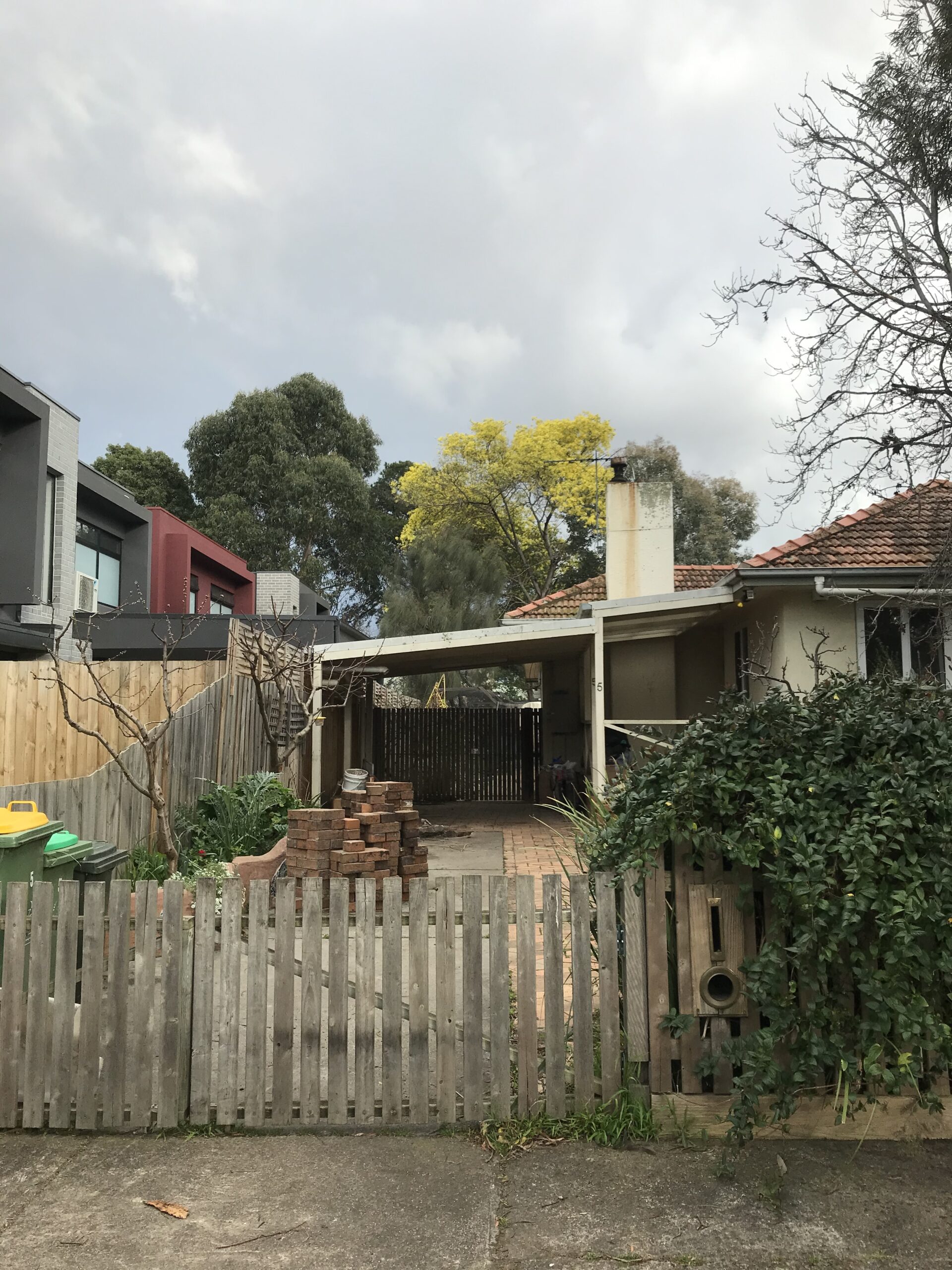 Front of Red Door Studio (before) IMG_1151