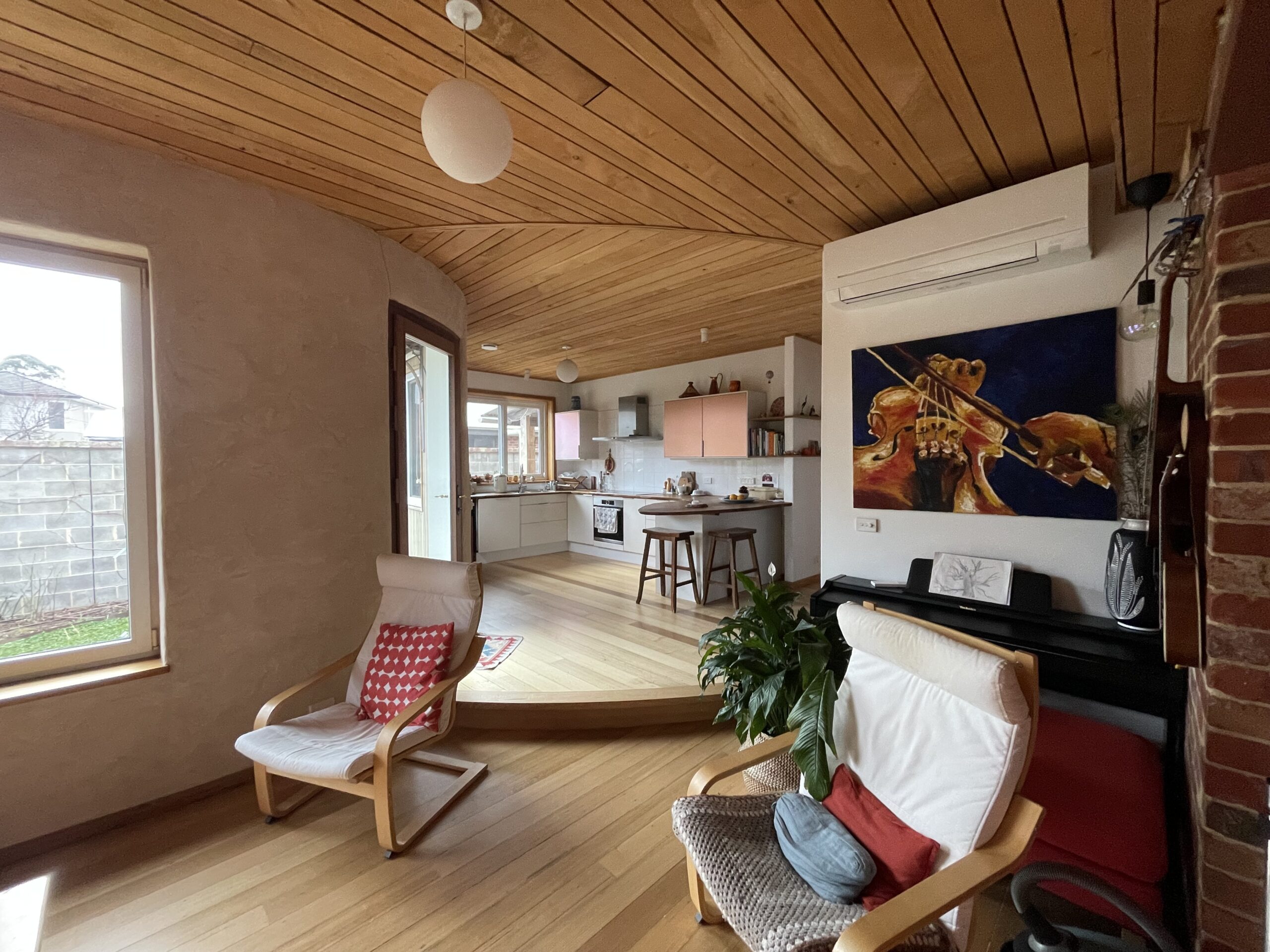 Kitchen and living areas IMG_0283