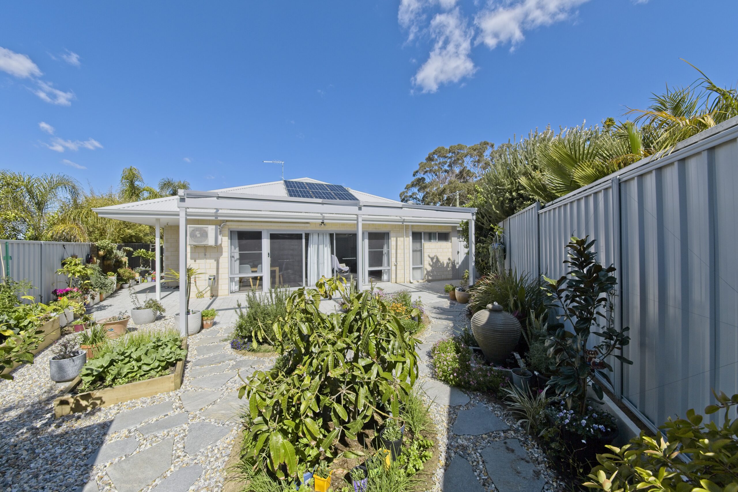 LUCKLEY-Carine-Andrew-Pritchard-Photography-5