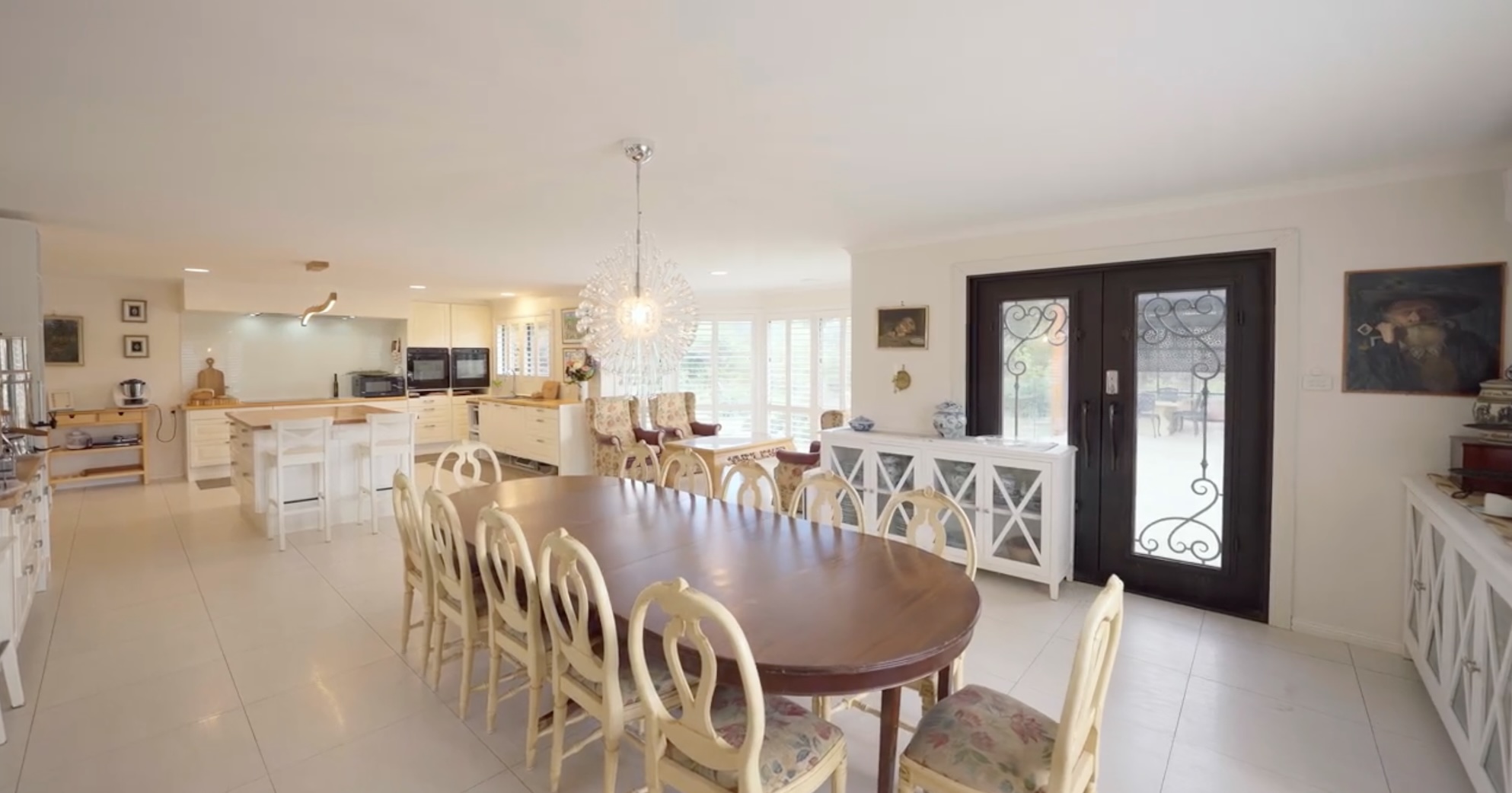 LeStrandGourmetKitchenliving