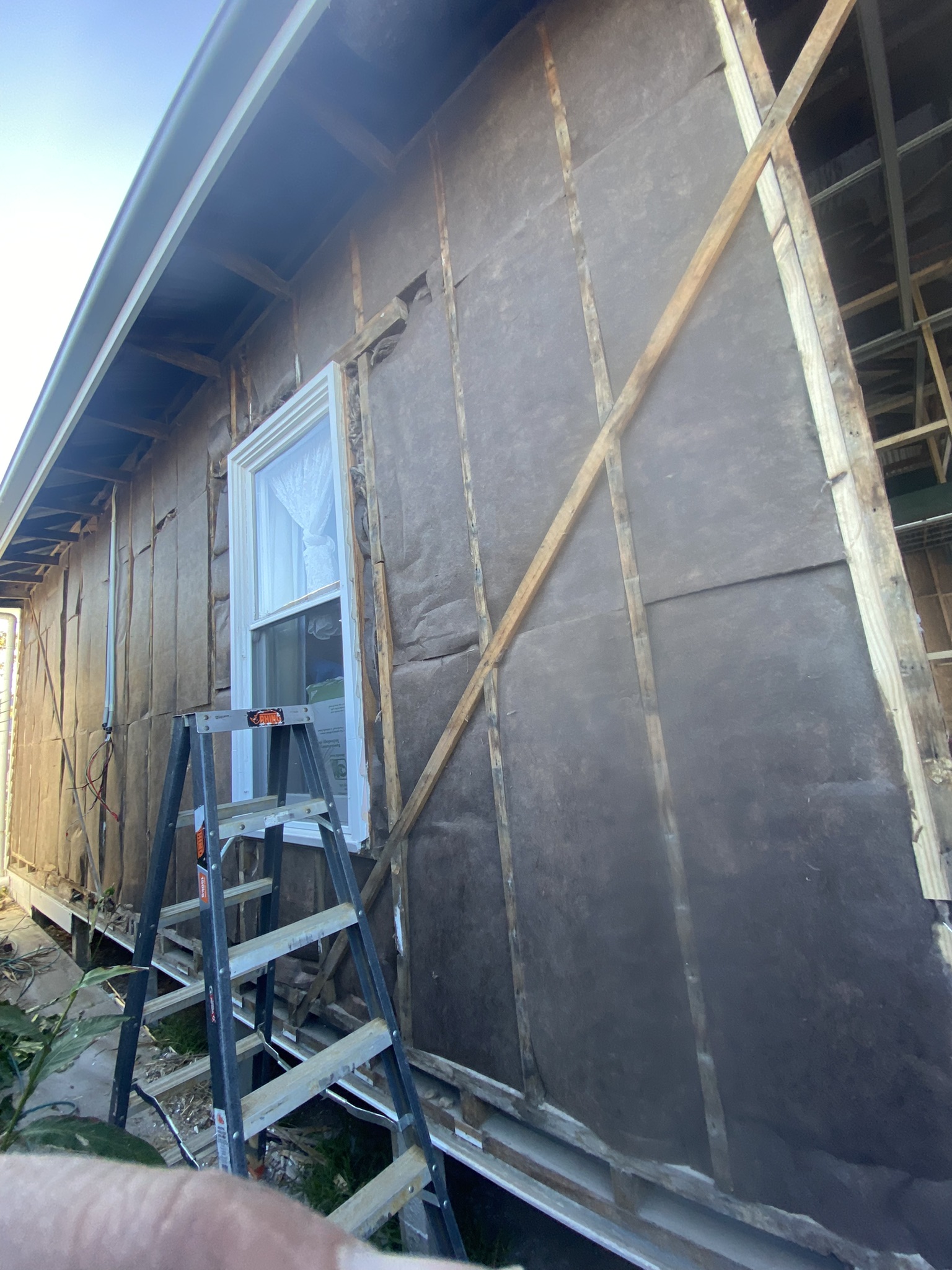 New-R2.5-insualtion-in-southern-wall