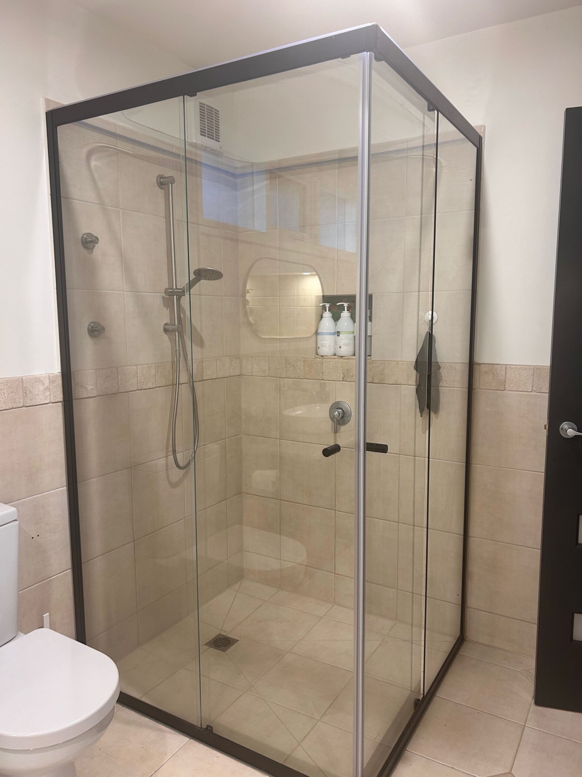 Shower-with-showerdome