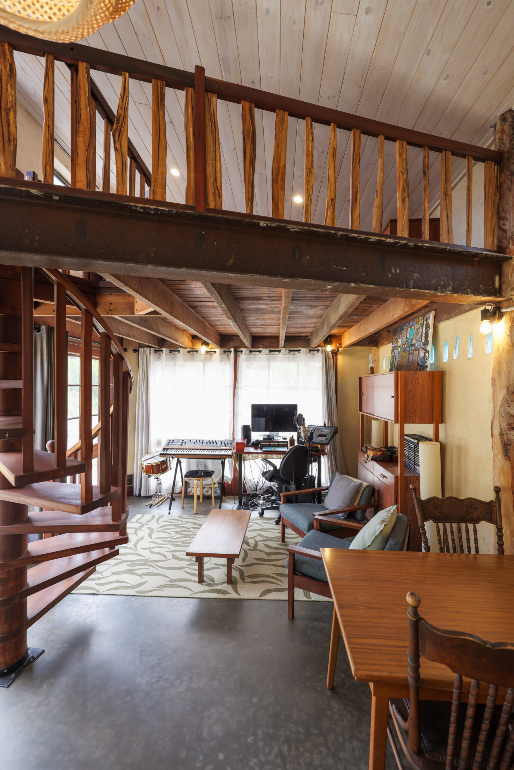 TINY-STRAWBALE-HOUSE-51