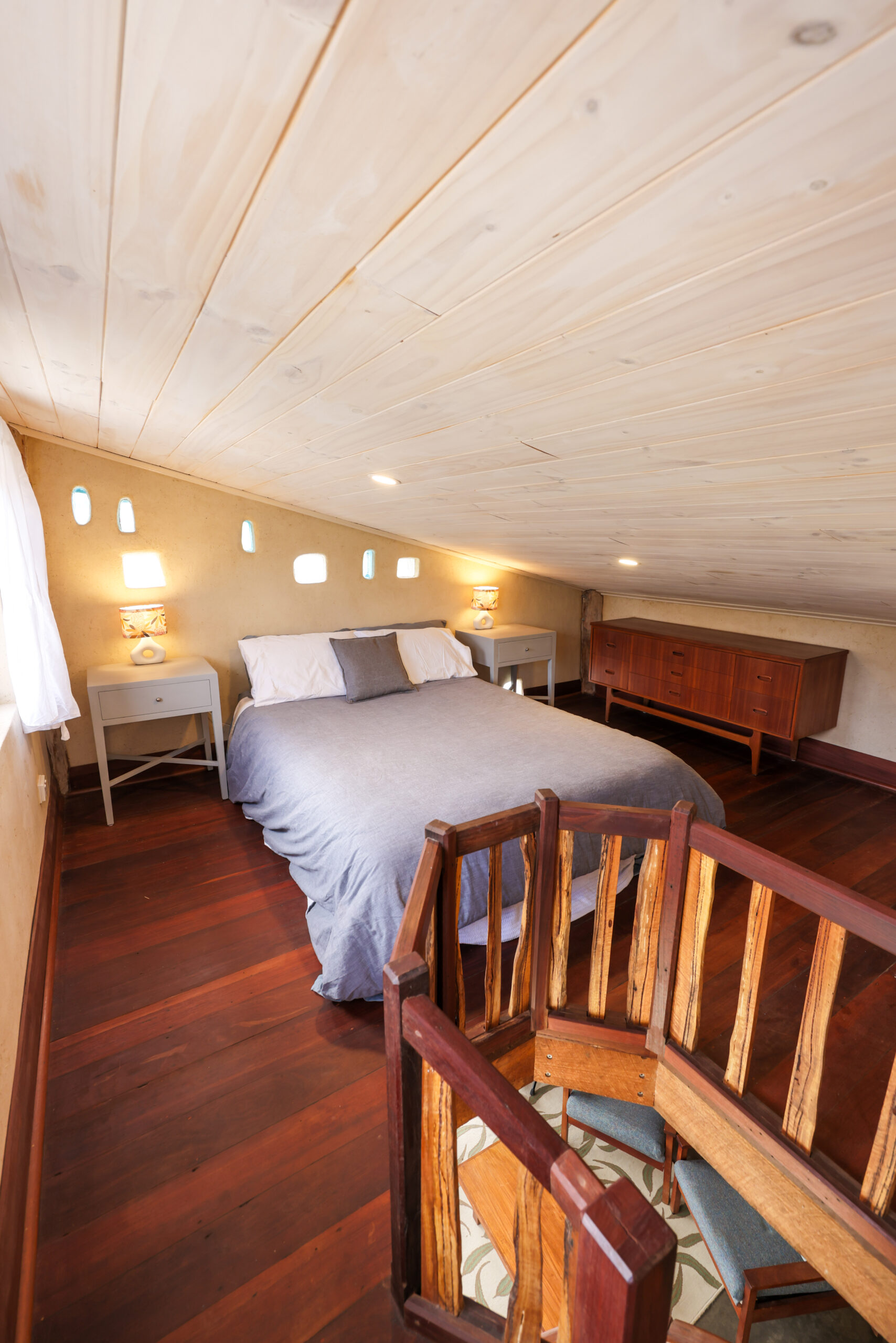 TINY-STRAWBALE-HOUSE-53